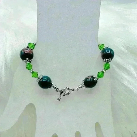Green Beaded Statement Bracelet - Picture 2 of 6